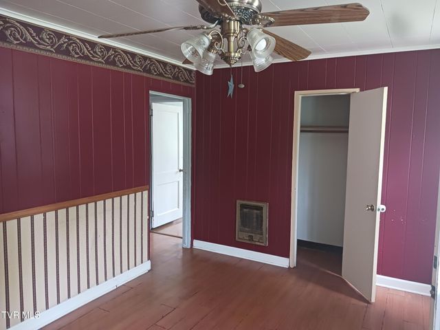 2040 Sherwood Road, Kingsport, TN 37664