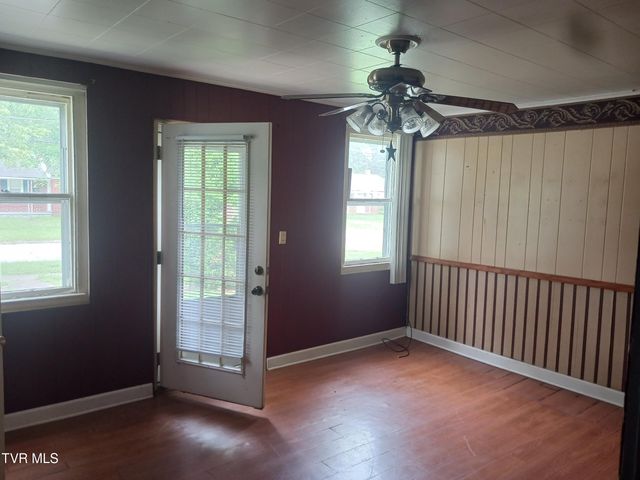 2040 Sherwood Road, Kingsport, TN 37664