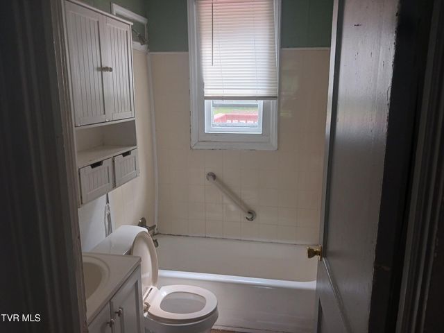 2040 Sherwood Road, Kingsport, TN 37664