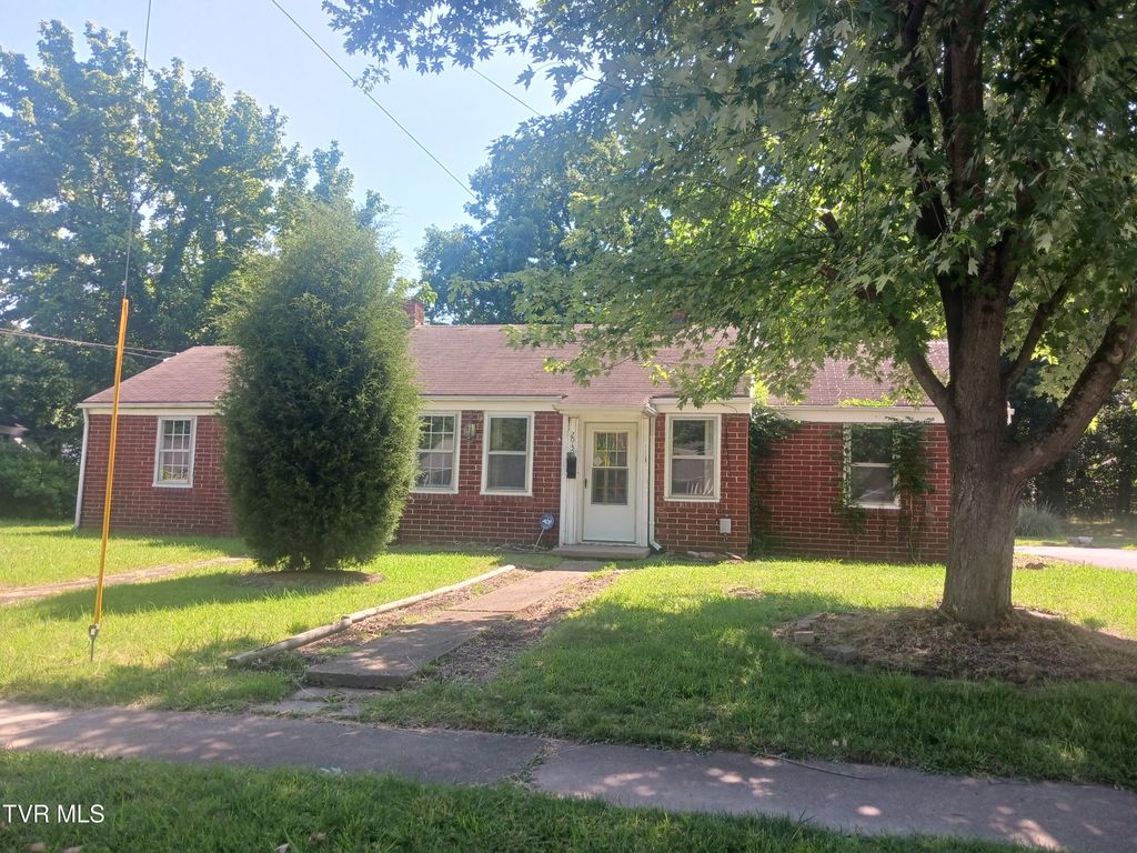 2040 Sherwood Road, Kingsport, TN 37664