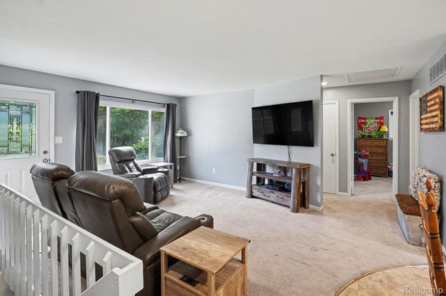 611 Bunny Run Boulevard, Orion Charter Township, MI 48362