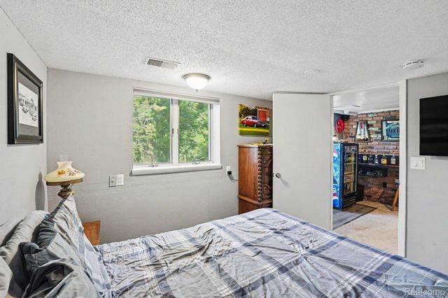 611 Bunny Run Boulevard, Orion Charter Township, MI 48362