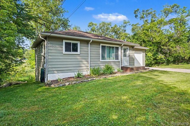 611 Bunny Run Boulevard, Orion Charter Township, MI 48362