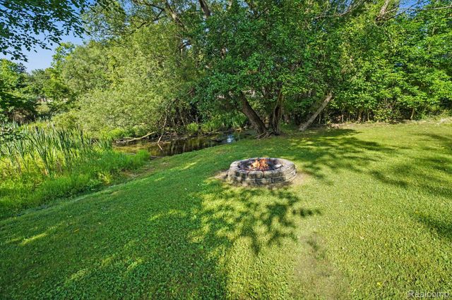 611 Bunny Run Boulevard, Orion Charter Township, MI 48362
