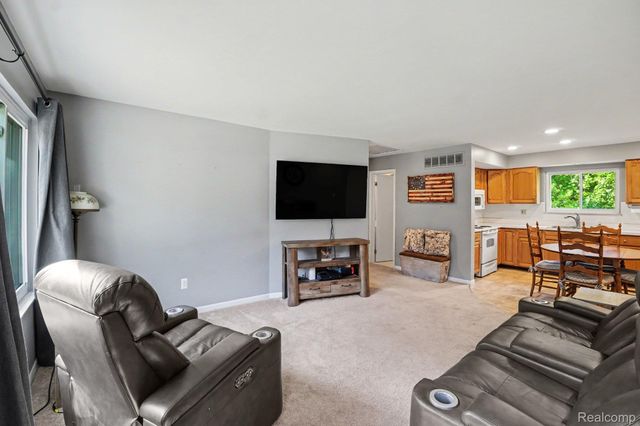 611 Bunny Run Boulevard, Orion Charter Township, MI 48362