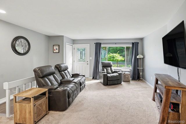 611 Bunny Run Boulevard, Orion Charter Township, MI 48362