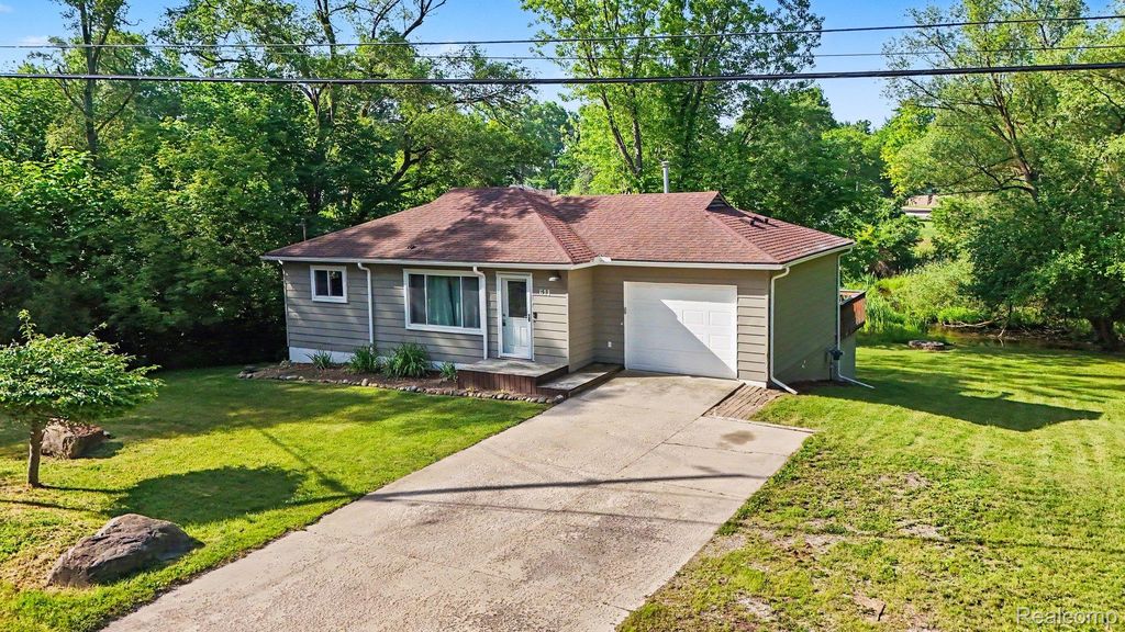611 Bunny Run Boulevard, Orion Charter Township, MI 48362