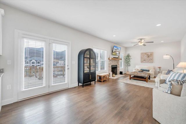 2287 Foxfield LN, Salem, VA 24153