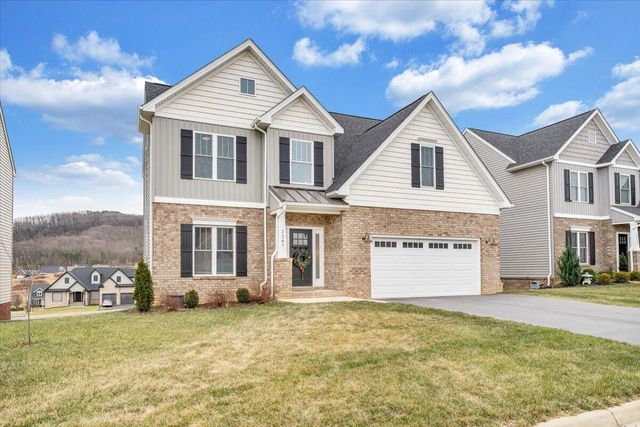 2287 Foxfield LN, Salem, VA 24153
