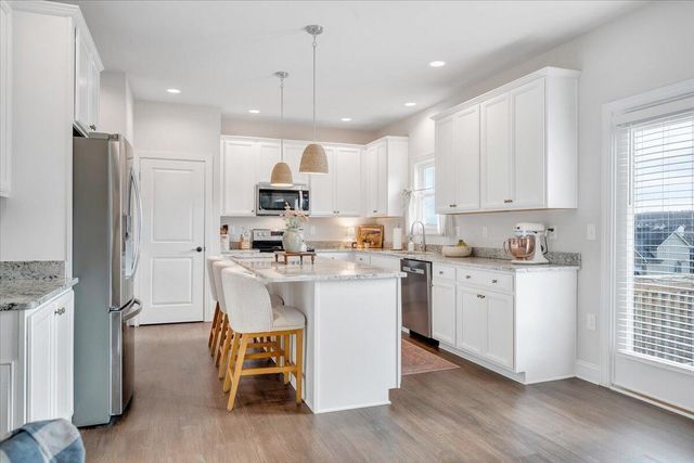 2287 Foxfield LN, Salem, VA 24153