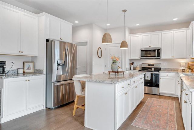 2287 Foxfield LN, Salem, VA 24153