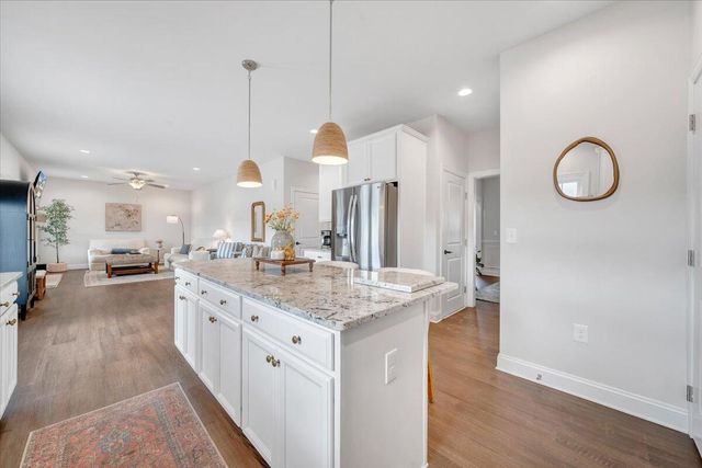 2287 Foxfield LN, Salem, VA 24153