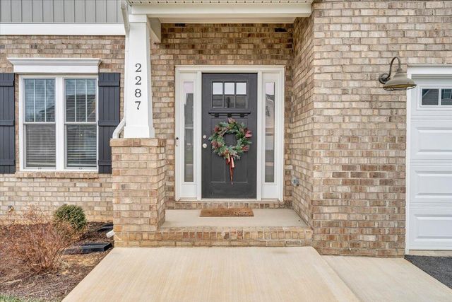 2287 Foxfield LN, Salem, VA 24153