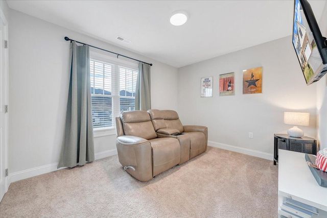 2287 Foxfield LN, Salem, VA 24153