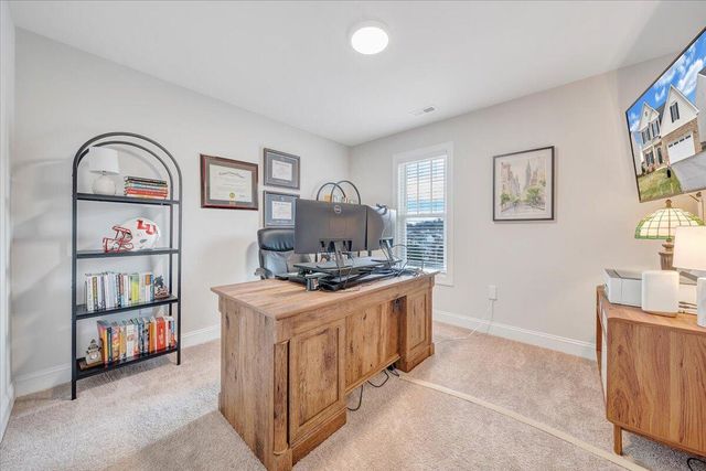 2287 Foxfield LN, Salem, VA 24153