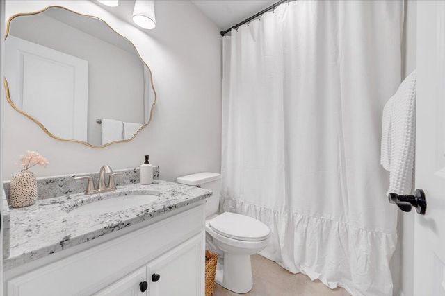 2287 Foxfield LN, Salem, VA 24153