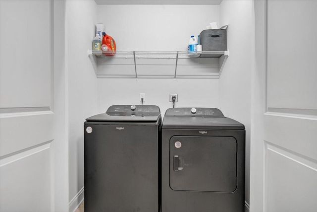 2287 Foxfield LN, Salem, VA 24153