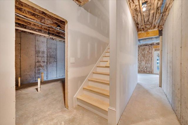 2287 Foxfield LN, Salem, VA 24153