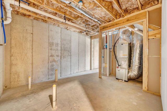 2287 Foxfield LN, Salem, VA 24153