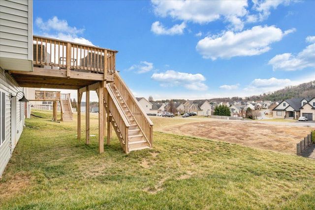 2287 Foxfield LN, Salem, VA 24153