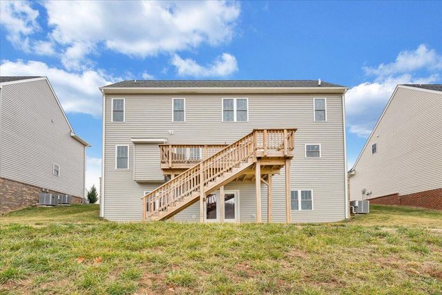 2287 Foxfield LN, Salem, VA 24153
