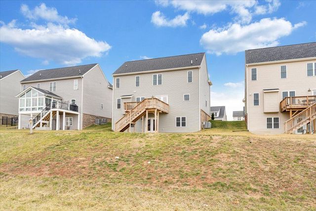 2287 Foxfield LN, Salem, VA 24153