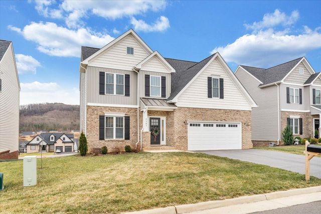 2287 Foxfield LN, Salem, VA 24153