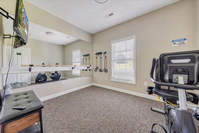 2287 Foxfield LN, Salem, VA 24153