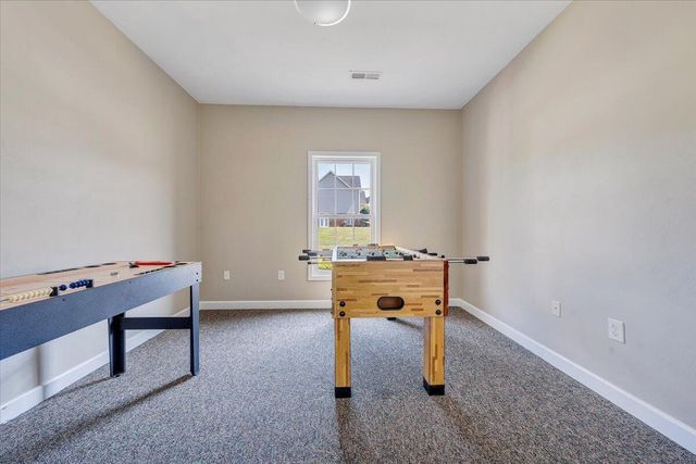 2287 Foxfield LN, Salem, VA 24153