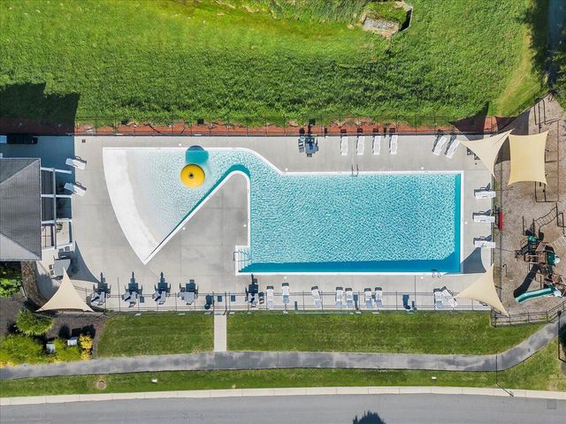 2287 Foxfield LN, Salem, VA 24153