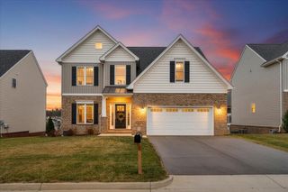 2287 Foxfield LN, Salem, VA 24153