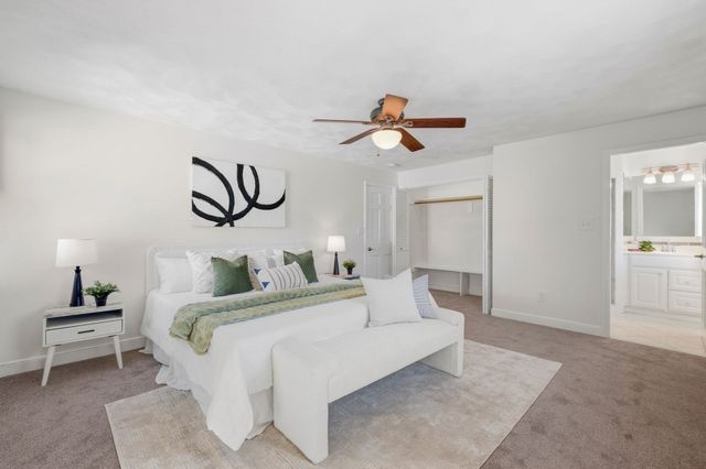 31 Ellison Park, Waltham, MA 02452