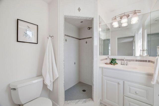 31 Ellison Park, Waltham, MA 02452