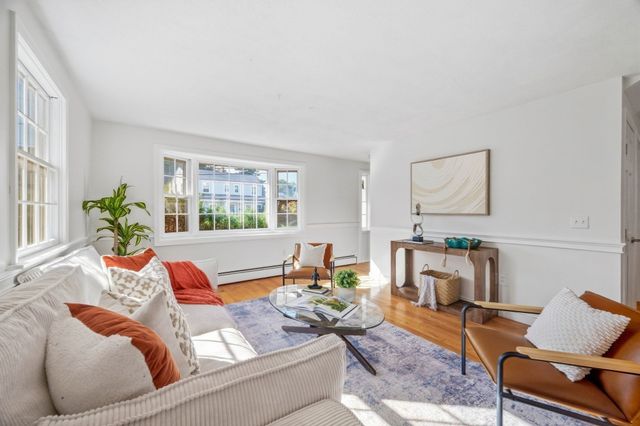 31 Ellison Park, Waltham, MA 02452