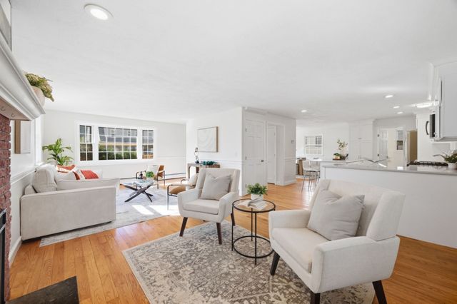 31 Ellison Park, Waltham, MA 02452