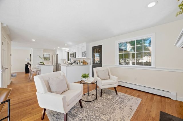 31 Ellison Park, Waltham, MA 02452