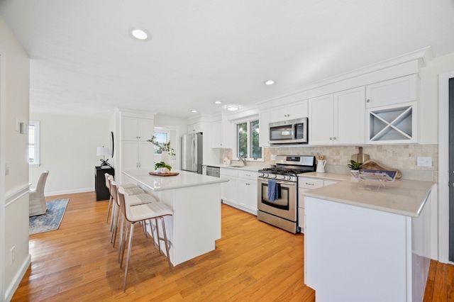 31 Ellison Park, Waltham, MA 02452