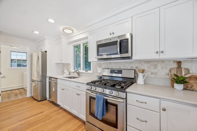 31 Ellison Park, Waltham, MA 02452