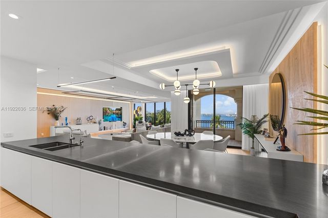 6800 Fisher Island Drive 6842, Miami Beach, FL 33109