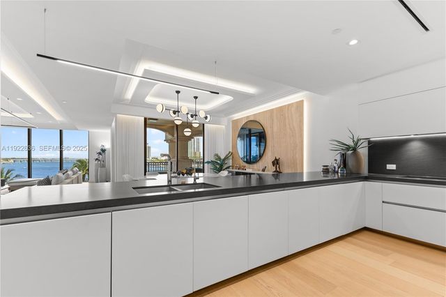 6800 Fisher Island Drive 6842, Miami Beach, FL 33109