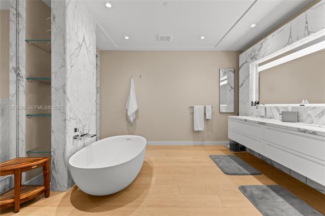 6800 Fisher Island Drive 6842, Miami Beach, FL 33109