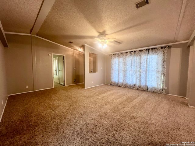445 South Trail, Pleasanton, TX 78064