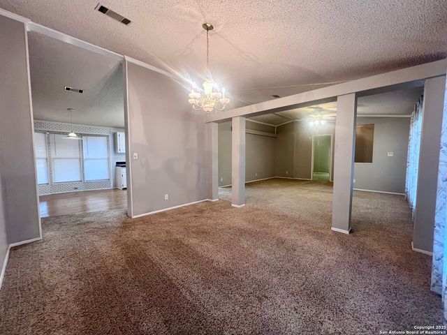 445 South Trail, Pleasanton, TX 78064