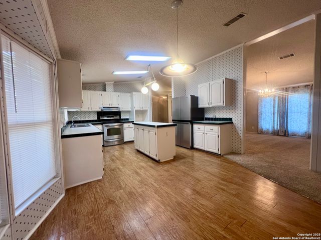 445 South Trail, Pleasanton, TX 78064
