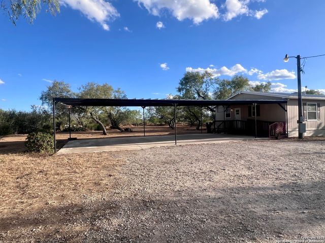 445 South Trail, Pleasanton, TX 78064
