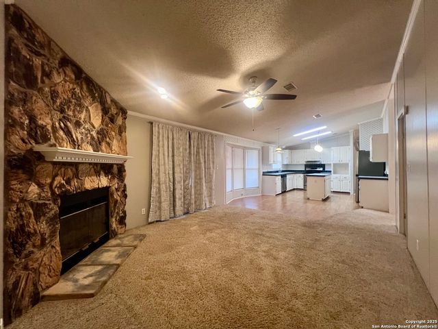 445 South Trail, Pleasanton, TX 78064