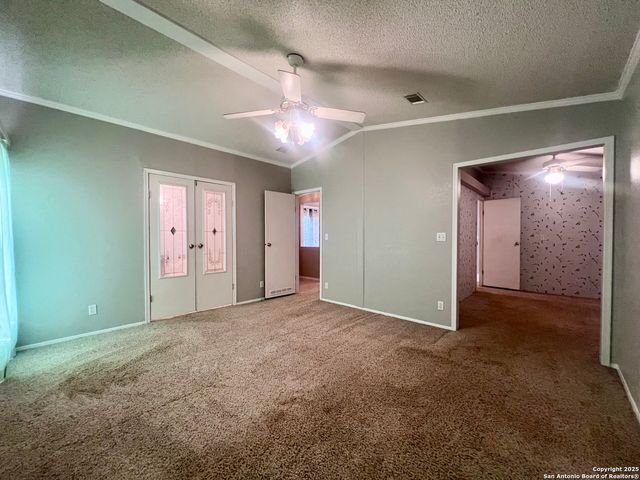445 South Trail, Pleasanton, TX 78064