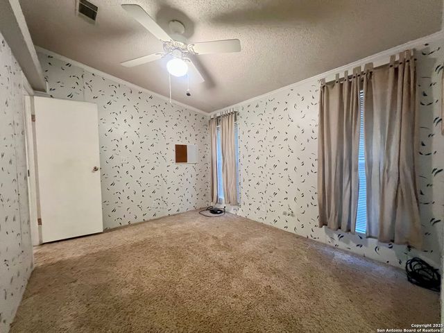 445 South Trail, Pleasanton, TX 78064