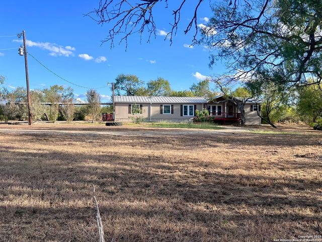 445 South Trail, Pleasanton, TX 78064