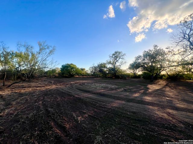 445 South Trail, Pleasanton, TX 78064